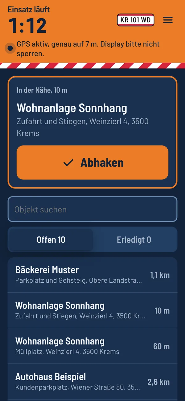 Räumbuch am Handy während eines Einsatzes: Laufzeit 1:12, Fahrzeug KR 101 WD, das nächstgelegene Objekt Wohnanlage Sonnhang mit dem Button Abhaken.